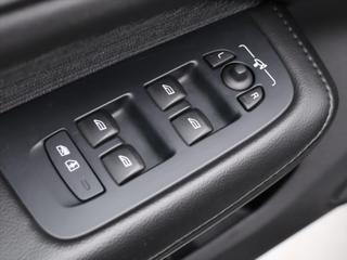 Volvo V60 2,0 B4 AWD Cross Country DPH kombi - Foto 16