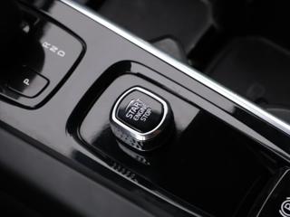 Volvo V60 2,0 B4 AWD Cross Country DPH kombi - Foto 26