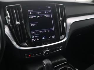 Volvo V60 2,0 T6 186kW 4x4 MomentumPro kombi - Foto 16