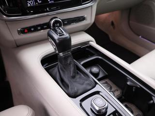 Volvo V90 2,0 D4 140kW Drive-E Momentum Aut. kombi - Foto 34