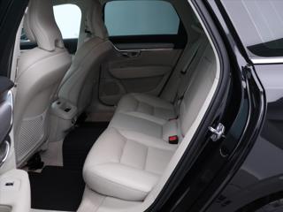 Volvo V90 2,0 D4 140kW Drive-E Momentum Aut. kombi - Foto 14