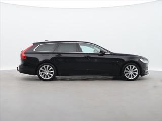Volvo V90 2,0 D4 140kW Drive-E Momentum Aut. kombi - Foto 8