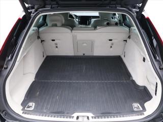 Volvo V90 2,0 D4 140kW Drive-E Momentum Aut. kombi - Foto 30