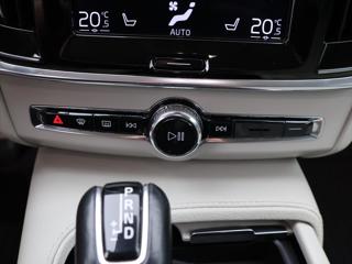 Volvo V90 2,0 D4 140kW Drive-E Momentum Aut. kombi - Foto 20