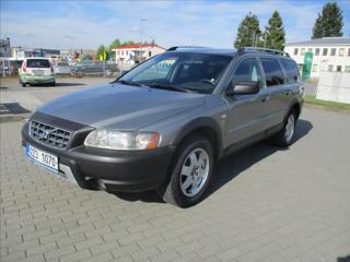 Volvo XC70 2,4 D5 136kw AWD Tažné Facelift CZauto, po servise kombi