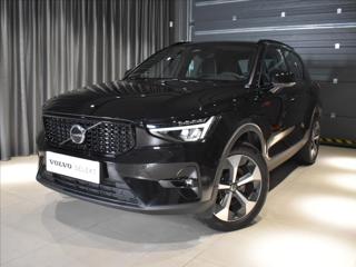 Volvo XC40 2,0 B4 ULT Panorama,bezklíč SUV