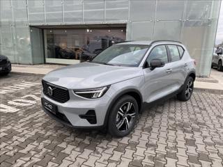 Volvo XC40 2,0 FWD B3 Plus Dark SUV