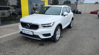 Volvo XC40 2,0   B4 Momentum AT FWD SUV
