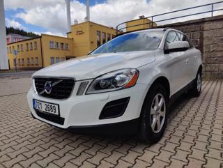 Volvo XC60 2,4 D AWD servis + pneu SUV