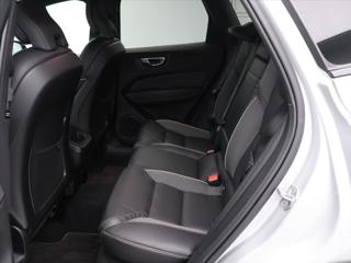 Volvo XC60 2.0 B4 145kW R-Design CZ Aut. SUV - Foto 9