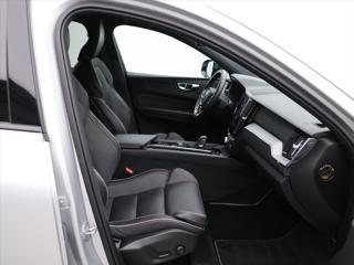 Volvo XC60 2.0 B4 145kW R-Design CZ Aut. SUV - Foto 7