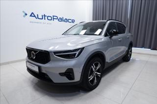 Volvo XC40 2,0 B3 NAVI KAMERA 360° TAŽNÉ SUV