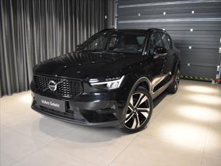 Volvo XC40 2,0 B3 PLUS Dark Bezklíč SUV