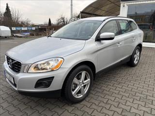 Volvo XC60 2,4 D5 Momentum AWD terénní